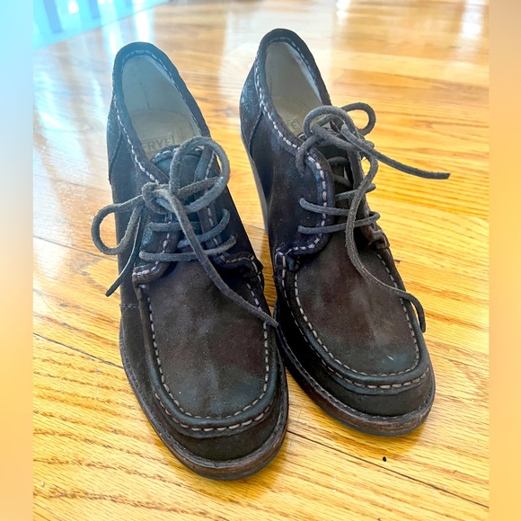 Frye Suede Lace Up Wedges - Dark Brown, Size 7.5 - Picture 3 of 10